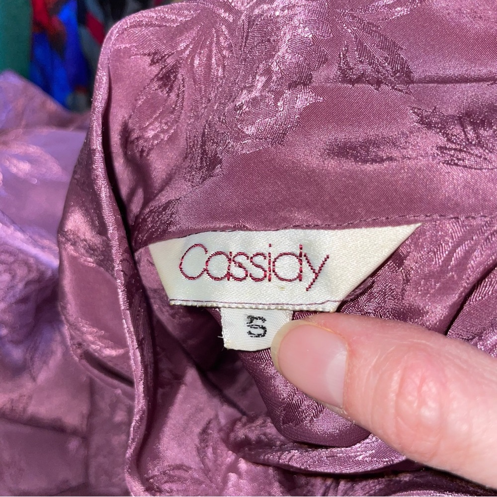 Gorgeous Vintage silky floral mauve blouse high neck blouse roses 🌹 - Picture 3 of 9